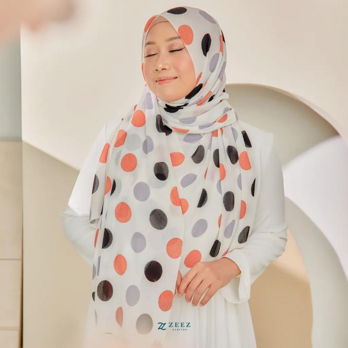 Zeezscarves Tudung Fluer Pleated Scarf Labuh dengan potongan melengkung